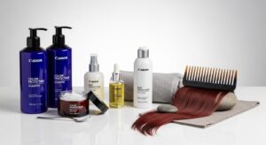 Włosy farbowane – jak przedłużyć trwałość koloru?