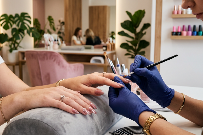 Ranking najlepszych salonów stylizacji paznokci w Białymstoku na 2026 rok – gdzie na idealny manicure?